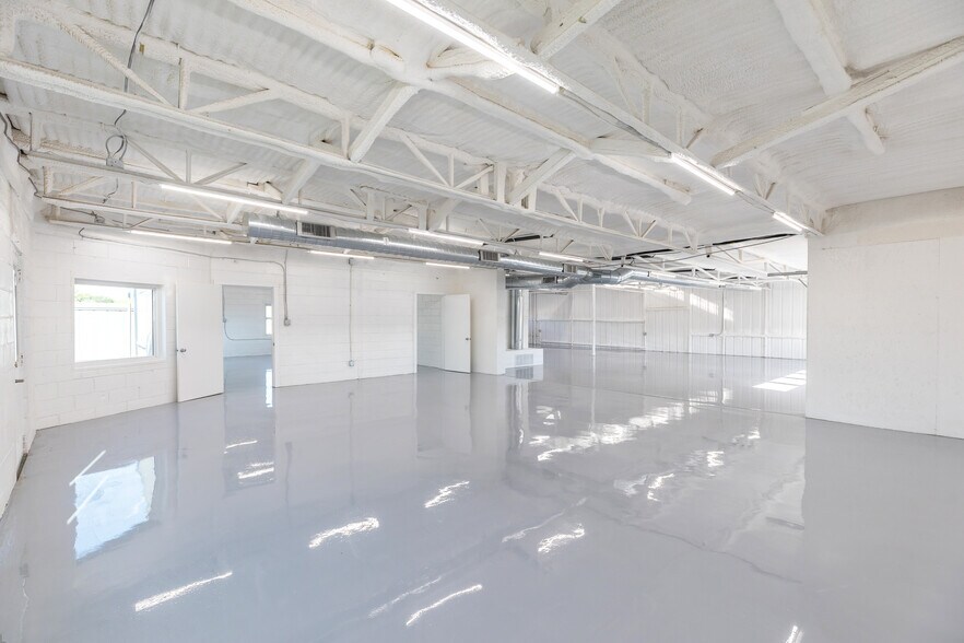 More Photos Of 769 Arnold Blvd, Abilene Flex For Sale