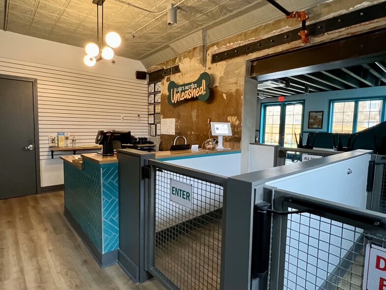 More Photos Of 2633-2639 Poplar St, Philadelphia Restaurant For Lease
