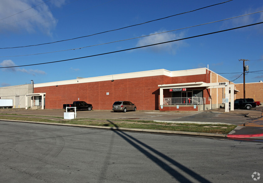Primary Photo Of 2939-2969 Reward Ln, Dallas Industrial For Lease