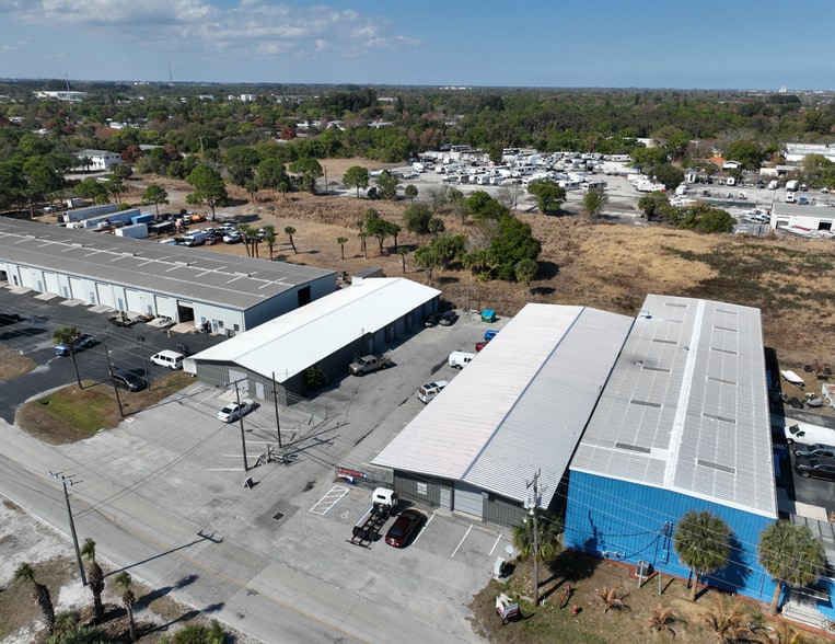 More Photos Of 408-412 Farmers Market Rd, Fort Pierce Warehouse For Lease