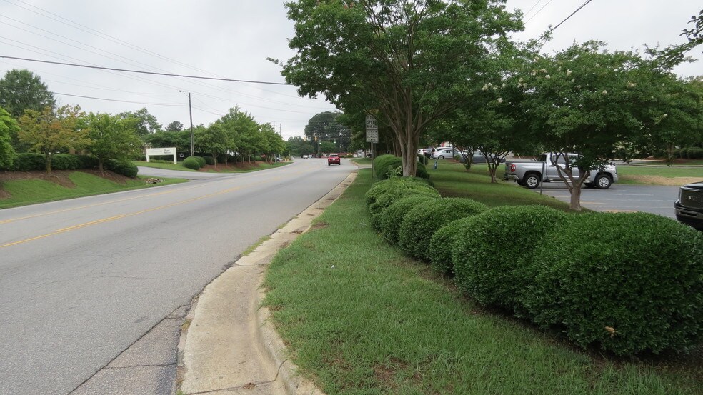 More Photos Of 803-817 E Williams St, Apex Unknown For Lease