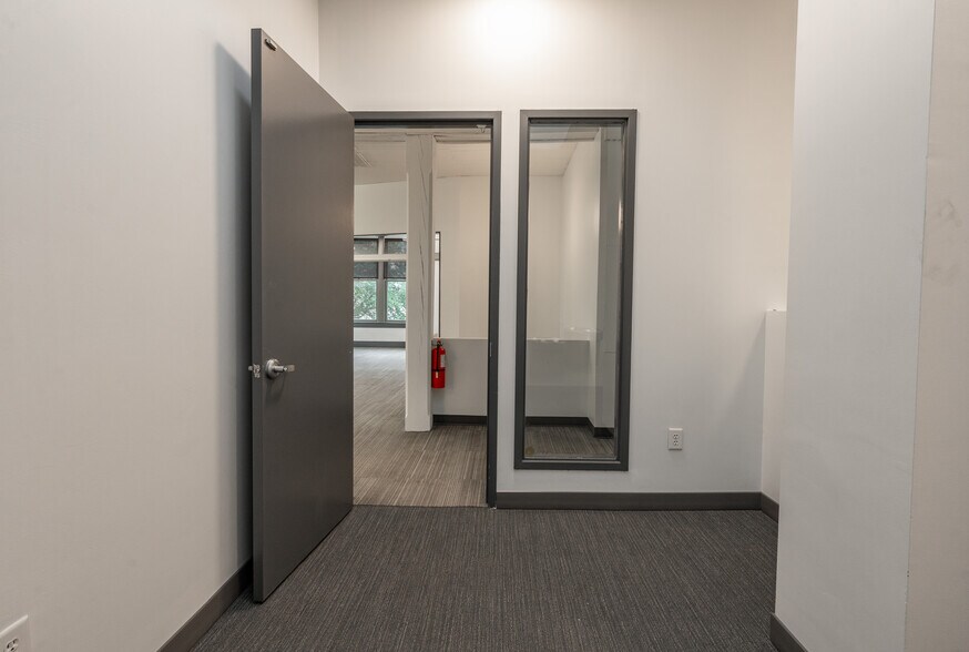 More Photos Of 401 E Chapel Hill St, Durham Storefront Retail Office For Sale