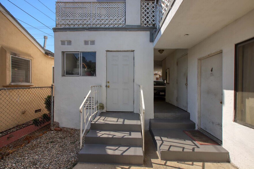More Photos Of 1055 Grover Ave, Glendale Apartments For Sale