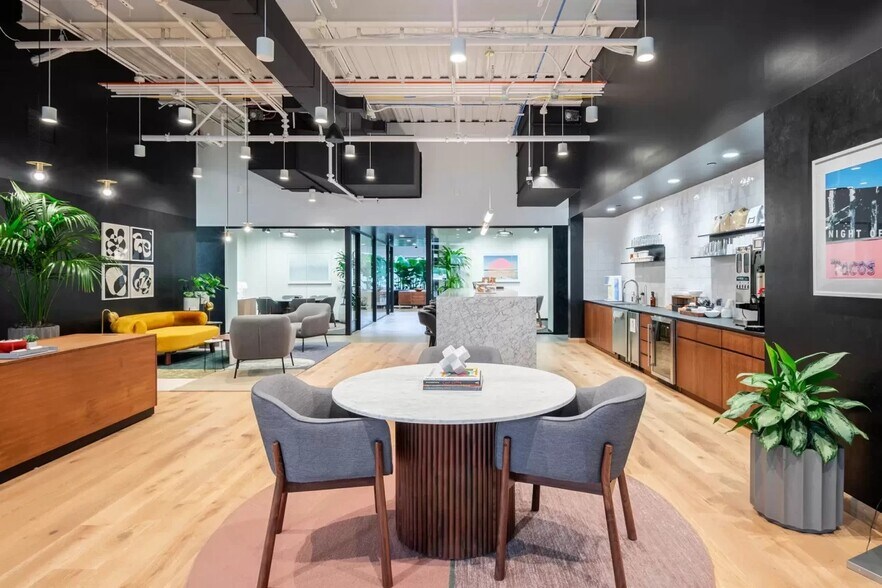 More Photos Of 222 Lakeview Ave, West Palm Beach Office For Lease