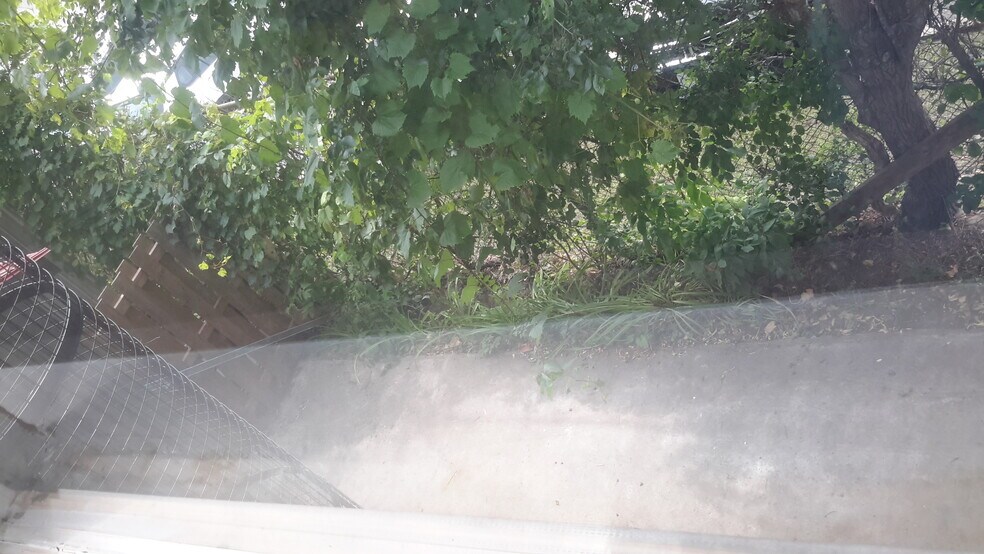 More Photos Of 854 Boyd Ave, Ottawa Warehouse For Lease