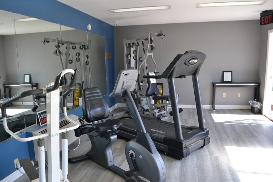 More Photos Of 100 PM Watson Dr, Dublin Hotel For Sale