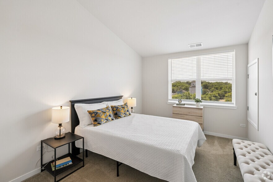 More Photos Of 77 S Adams St, Oswego Apartments For Lease