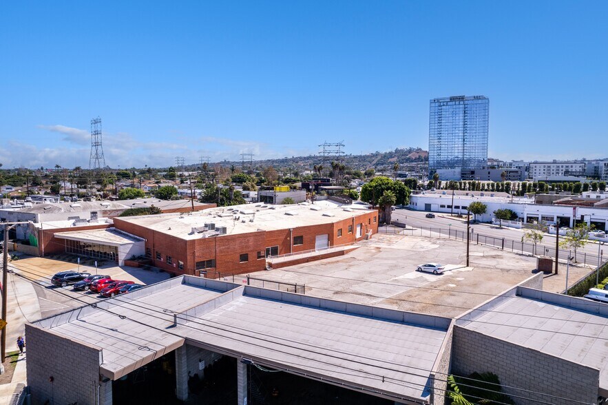 More Photos Of 5880 Adams Blvd, Culver City Industrial For Lease