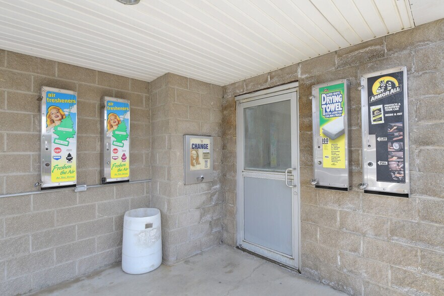 More Photos Of 2455 Maysville Pike, Zanesville Carwash For Sale