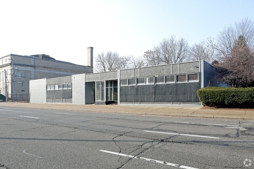 More Photos Of 8255 2ND Ave, Detroit Office For Sale