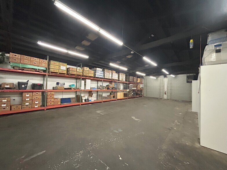 More Photos Of 14165 Market St, Walnut Grove Showroom For Sale