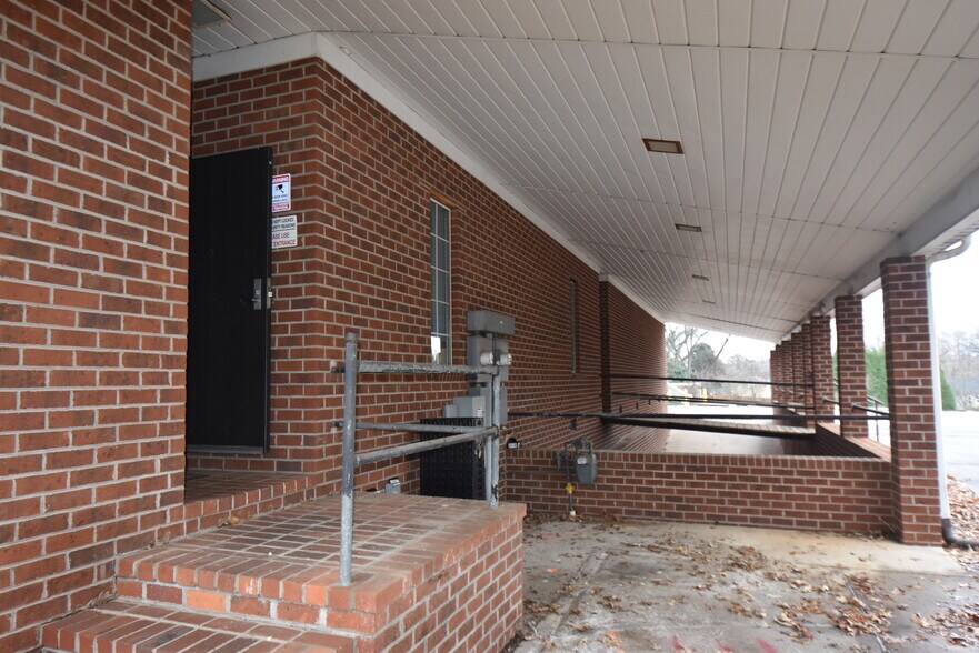 More Photos Of 314 E Main St, Rockwell Medical For Lease