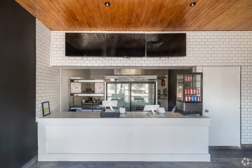 More Photos Of 28930-28988 Greenspot Rd, Highland Unknown For Lease