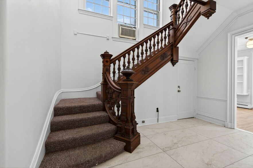 More Photos Of 86 Summer St, Haverhill Apartments For Sale