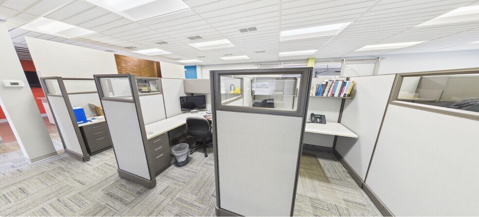 More Photos Of 34 N Bennett St, Geneva Office For Lease