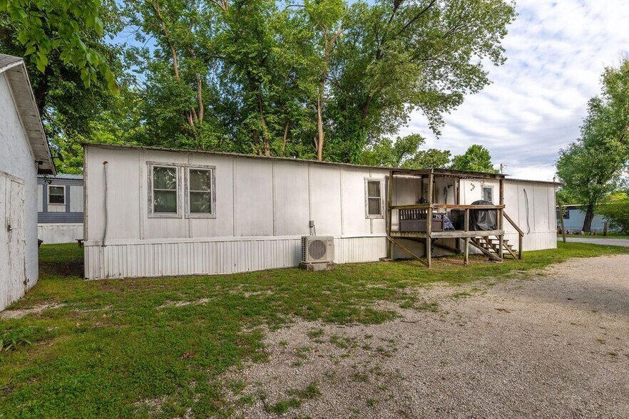 More Photos Of 153 Laclede Ln, Hollister Manufactured Housing Mobile Home Park For Sale