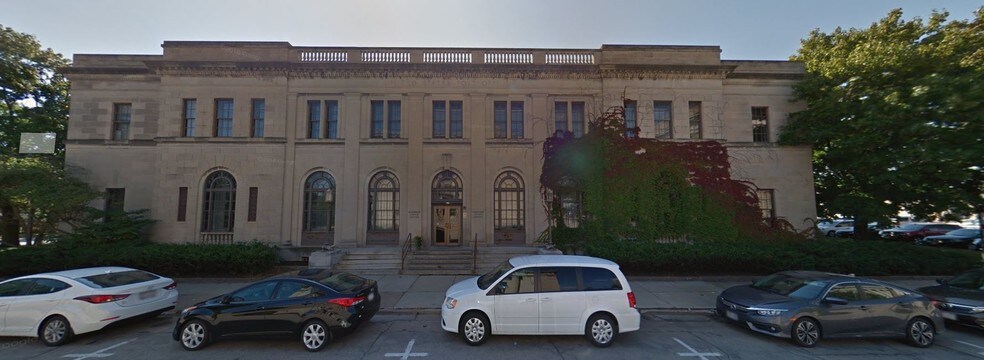 More Photos Of 219 E Washington Ave, Oshkosh Office For Sale