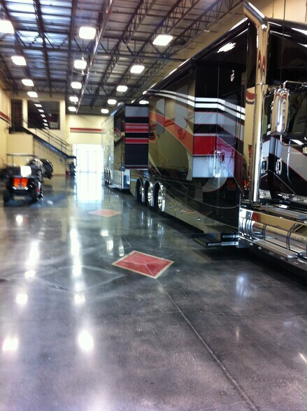 More Photos Of 14930 Corporate Rd S, Jupiter Warehouse For Sale