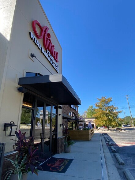 More Photos Of 7899 Cottage Hill Rd, Mobile Restaurant For Sale