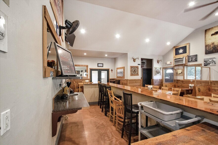 More Photos Of 3710 Waterwood Pass, Elmendorf Restaurant For Sale