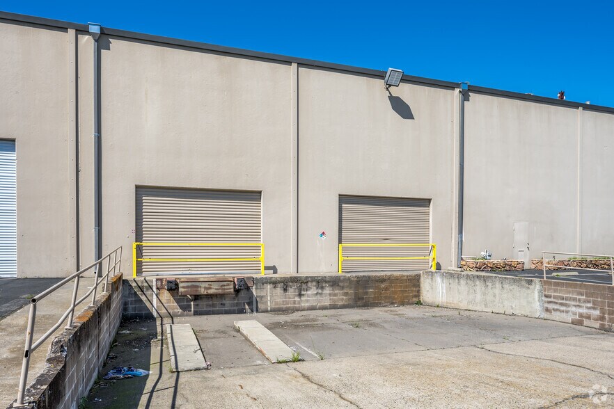 More Photos Of 3301-3325 Orange Grove Ave, North Hghlds, North Highlands Warehouse For Lease