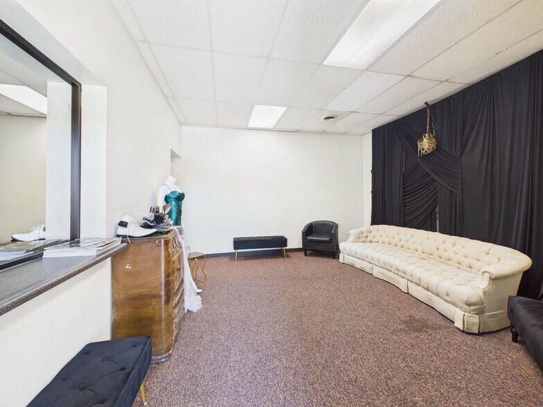 More Photos Of 209-213 Marion Pike, Coal Grove Medical For Sale