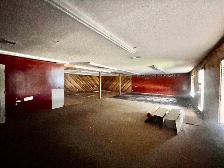 More Photos Of 2205 Highway 49, Wiggins Specialty For Sale