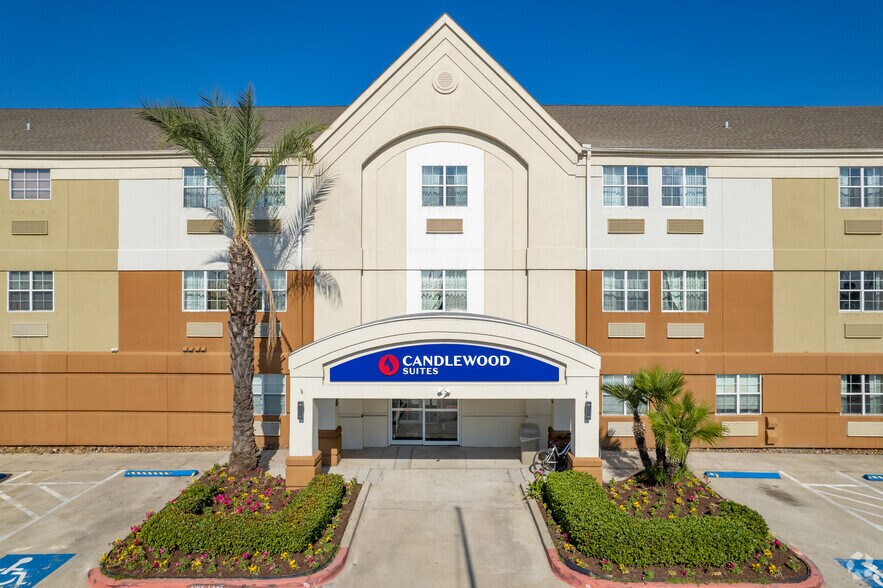 More Photos Of 808 61st St, Galveston Hotel For Sale