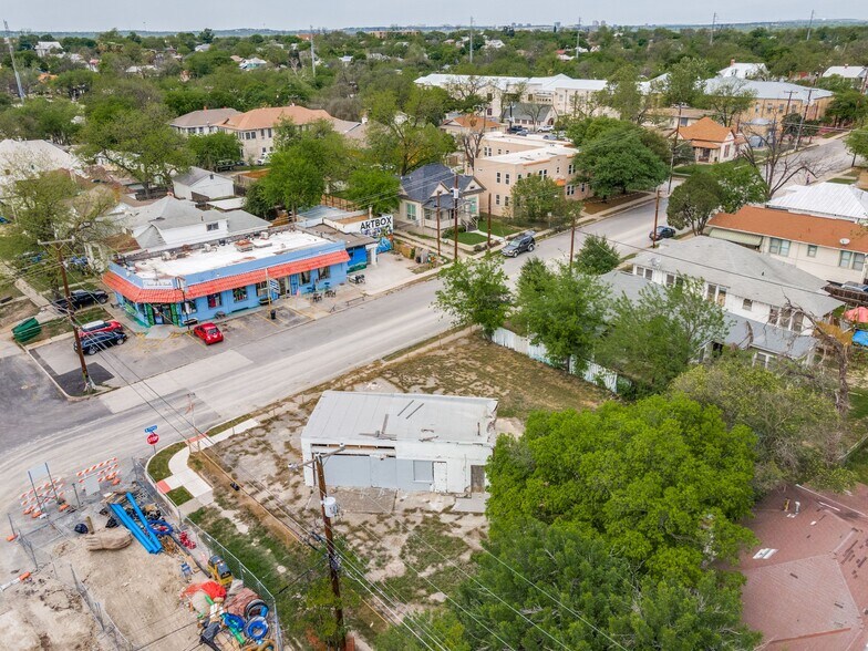 More Photos Of 2602 N Flores St, San Antonio Restaurant For Sale