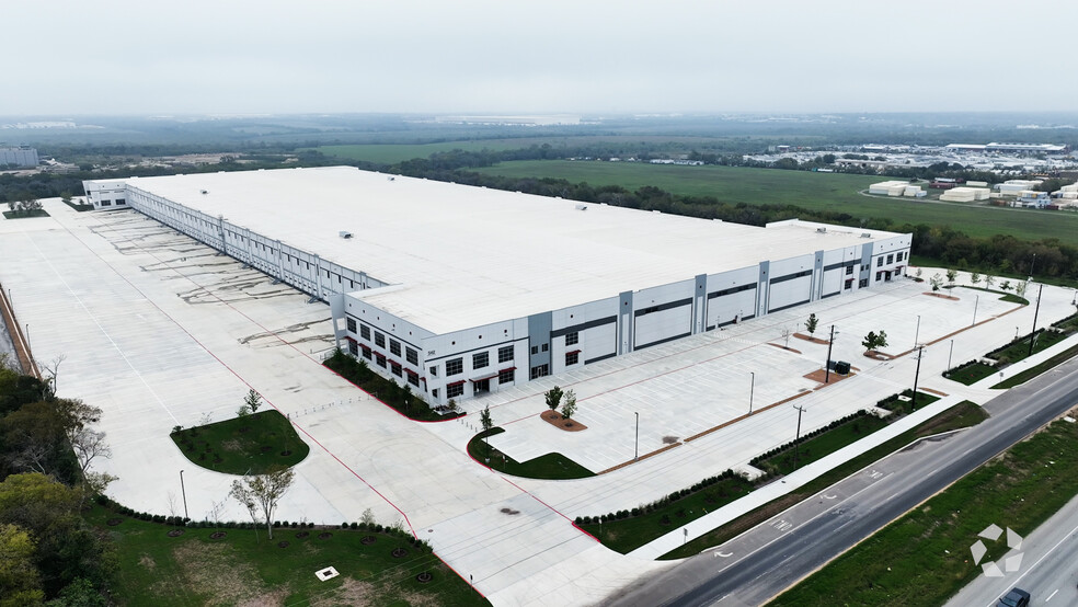 Primary Photo Of 542 SE Loop 410, San Antonio Warehouse For Lease