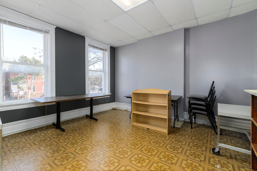 More Photos Of 4019 S Grand Blvd, Saint Louis Flex For Sale