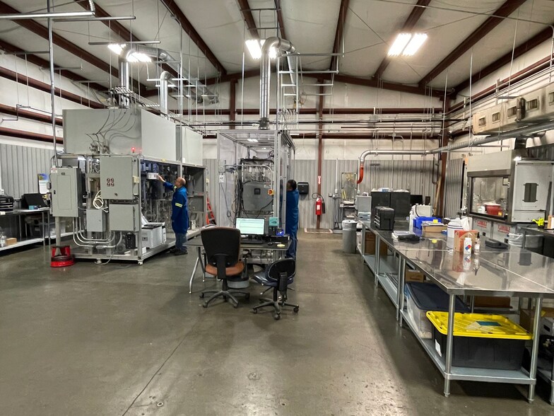 More Photos Of 2059 Magnolia Dr, Pasadena Warehouse For Sale