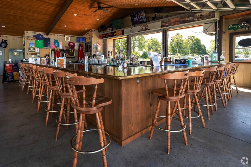 More Photos Of 7147 Lake Bluff Rd, Wolcott Restaurant For Sale