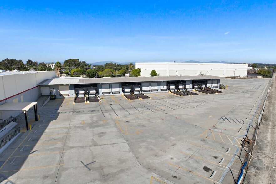 More Photos Of 5650 Dolly Ave, Buena Park Distribution For Lease