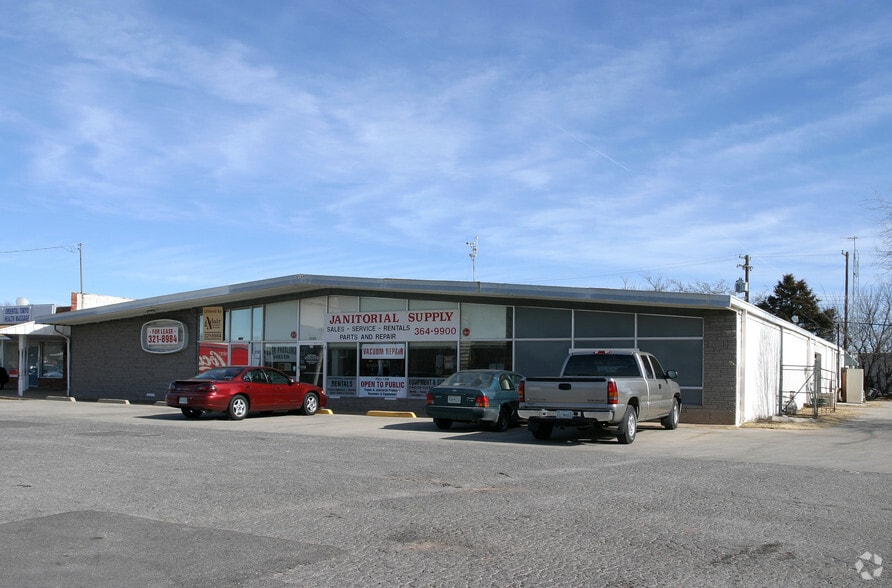 Primary Photo Of 1021 N Flood, Norman Flex For Sale