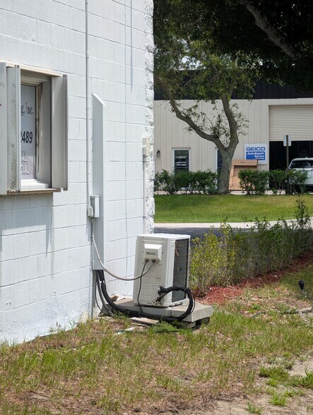 More Photos Of 861 SW Lakehurst Dr, Port Saint Lucie Distribution For Sale