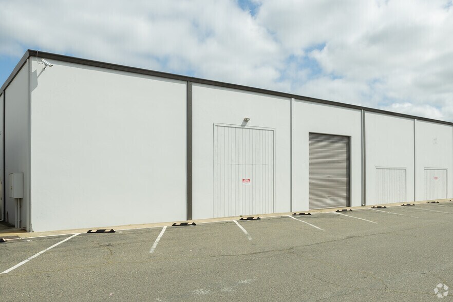 More Photos Of 11167 Trade Center Dr, Rancho Cordova Warehouse For Lease