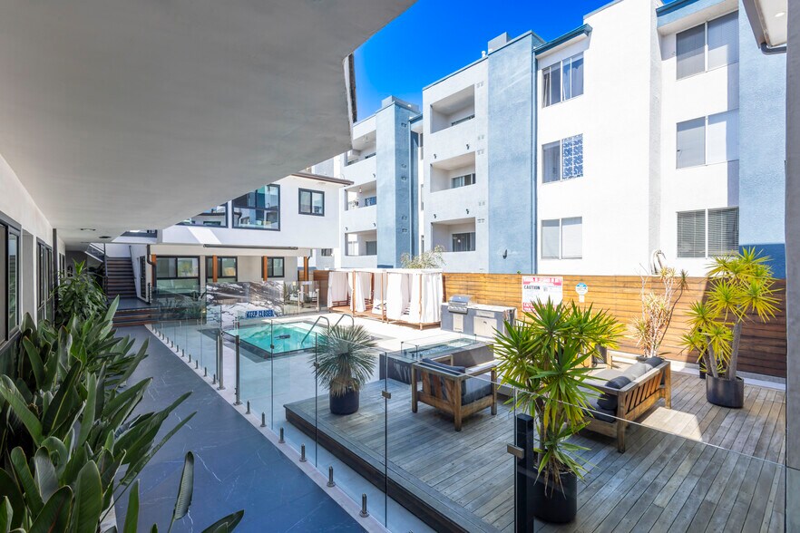 More Photos Of 1267 N Laurel Ave, West Hollywood Apartments For Sale