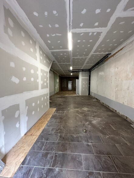 More Photos Of 13016 Liberty Ave, South Richmond Hill Flex For Lease