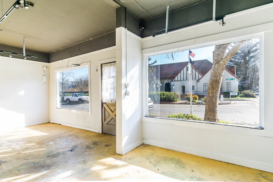 More Photos Of 290 Seminary Ave, Ukiah Storefront Retail Residential For Sale