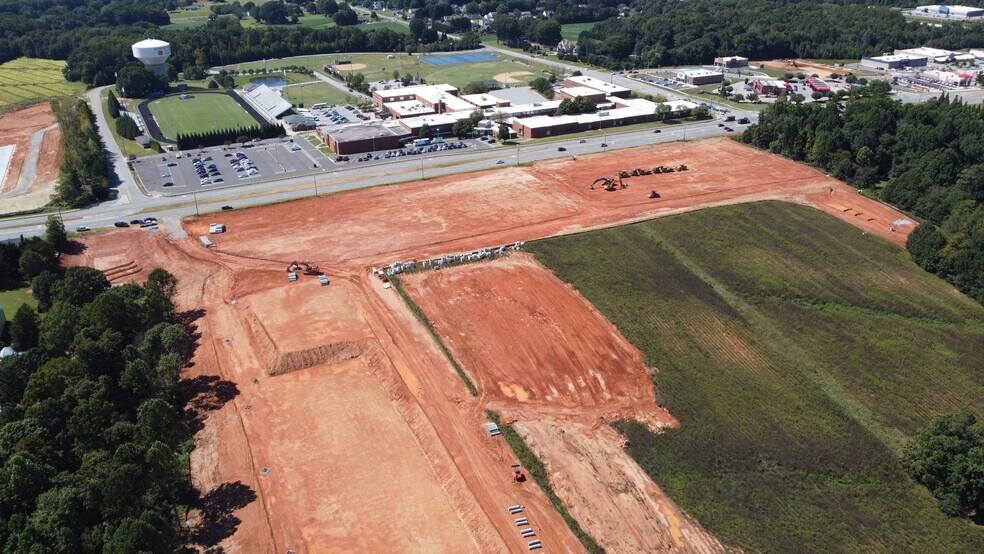 More Photos Of 1689 Union Cross Rd, Kernersville Land For Lease