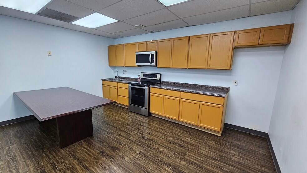 More Photos Of 375 Municipal Dr, Richardson Office For Sale