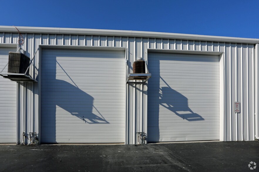 More Photos Of 1945 SW South Macedo Blvd, Port Saint Lucie Light Distribution For Lease