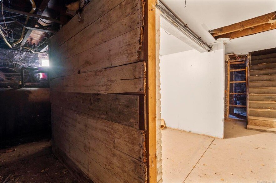 More Photos Of 39 Jane St, Bridgeport Apartments For Sale