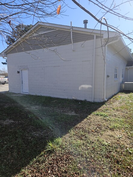 More Photos Of 190 Church Circle Ln, Bunnlevel Auto Salvage Facility For Sale