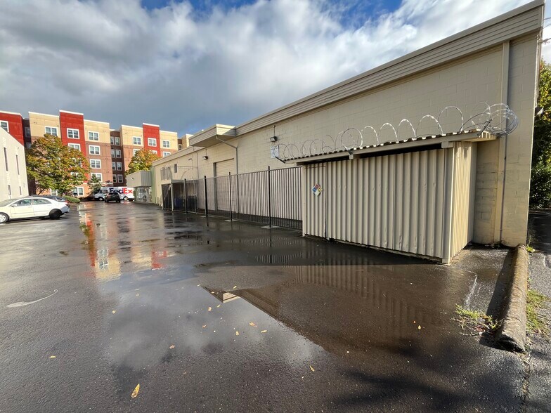 More Photos Of 1280 Charnelton St, Eugene Storefront Retail Office For Lease