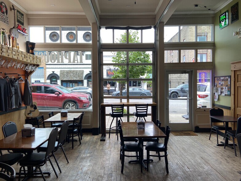 More Photos Of 6249 W Maine St, Spirit Lake Restaurant For Sale
