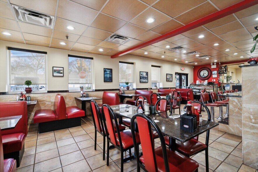 More Photos Of 2708 Limekiln Pike, Glenside Restaurant For Sale