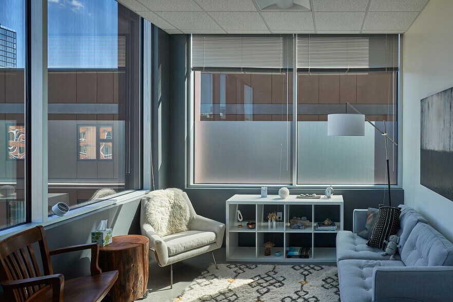 More Photos Of 1100 NE 45th St, Seattle Office Residential For Lease