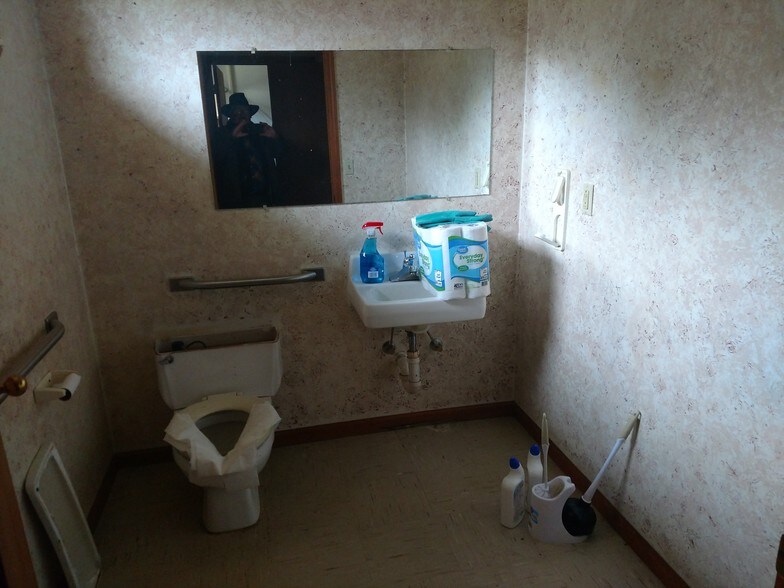 More Photos Of 5836 N Lapeer Rd, North Branch Storefront For Lease